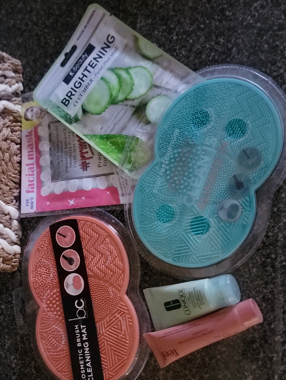 Misc Bundle, 2 Cosmetic Brush Cleaning Mats, 2 Face Masks, 2 Face Products